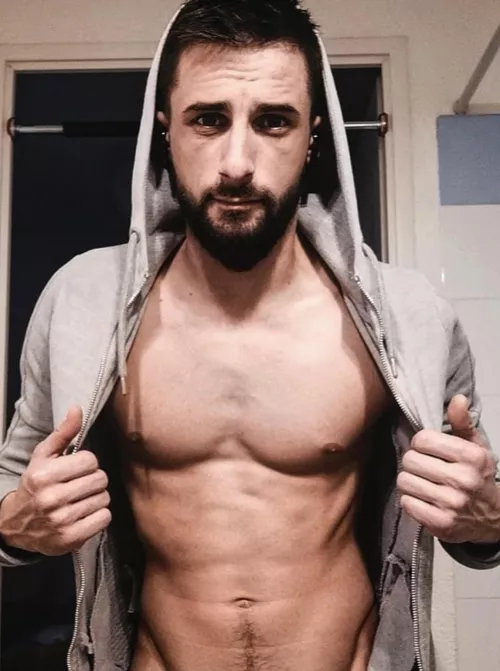 [M] 33 who’s still up?