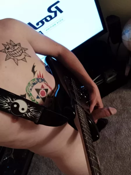 [M] would you make music with me? I like to rock out with my cock out 😈🎸