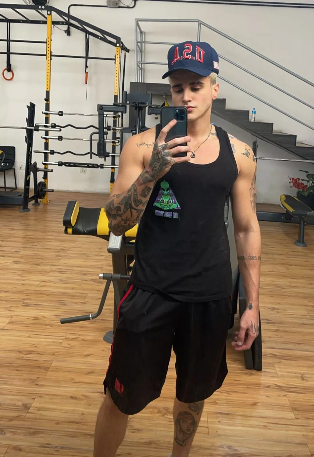 [M] 🖤