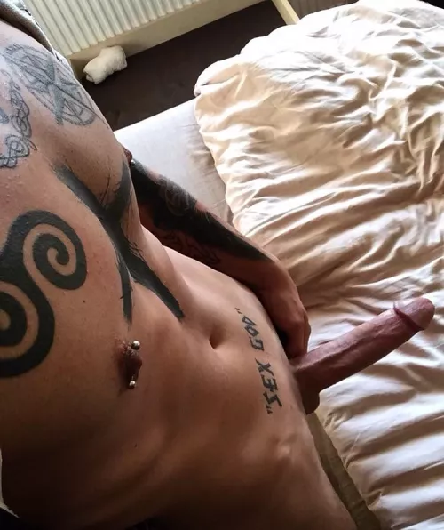 (M)(25) Open your mouth wide. I'll let you swallow 'till last drop. 🍆💦👅