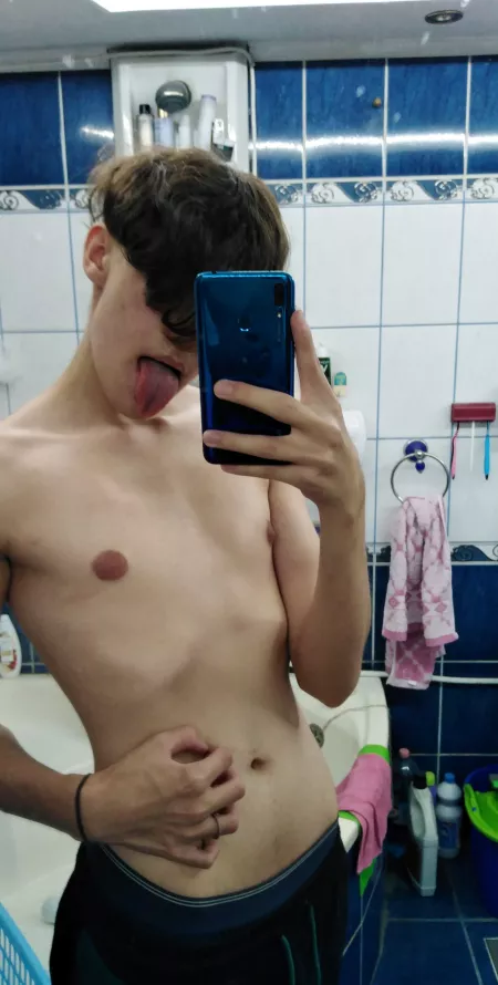 make yourself worthy and DM me🦶😏