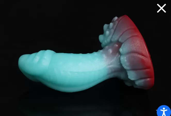 Managed to snag a cute mini Crackers from this morning's drop! I think the highlighted details on the base look really cool