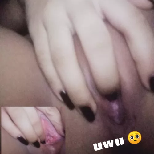 Me, (f)lexing my nails 💅