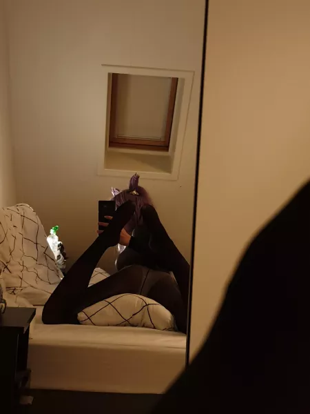 Me humping my pillow in bodystockings