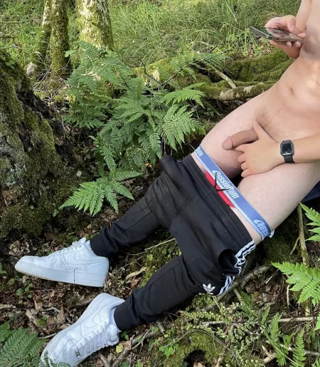 meet me down the woods?! 😈