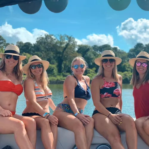 Milf Bikinis, pm open