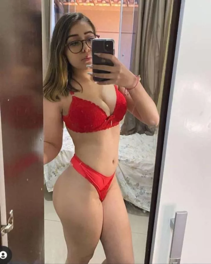 Mistress seek a loyal slave to explore kinks and have fetish wisely with kendrabecca Mistress seek a loyal slave to explore kinks and have fetish wisely with kendrabecca