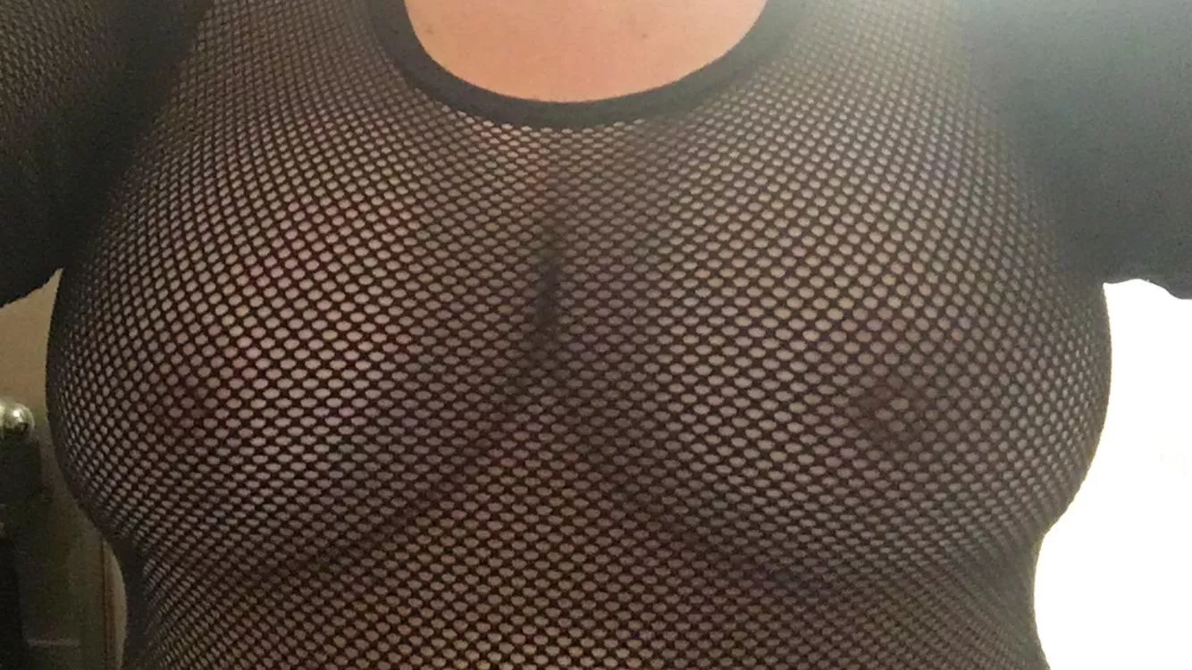 Mom titties in a fishnet top 😏😉