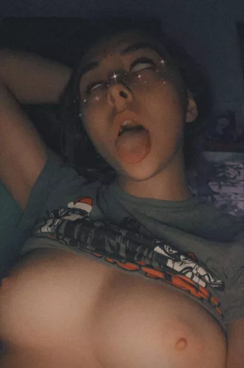 More ahegao on my onlyfans! ‼️25% off this month‼️ Custom pics and videos, dick rates, sexting and more ‼️ Link in the comments! 😘😏