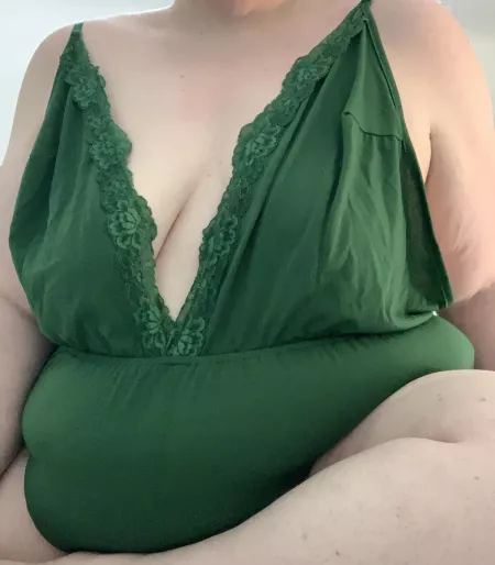 More bouncy than bendy — 42F BBW hotwife for chubby-chasing bull with personality