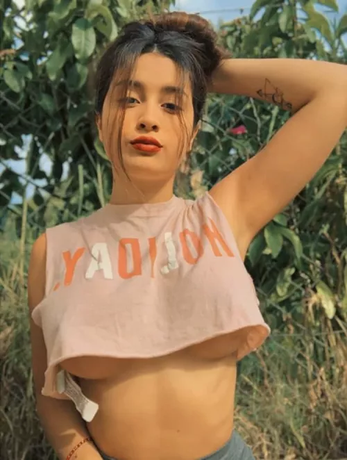 👇🏽MORE OF HER IN COMMENT👇🏽(1.82 GB)