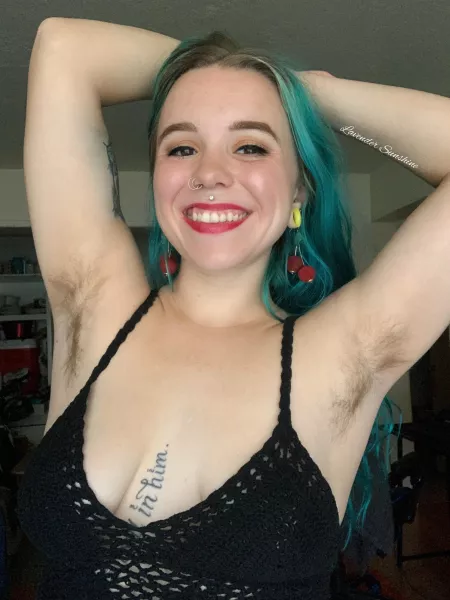 my body hair makes me feel strong, confident, and sexy 🥰
