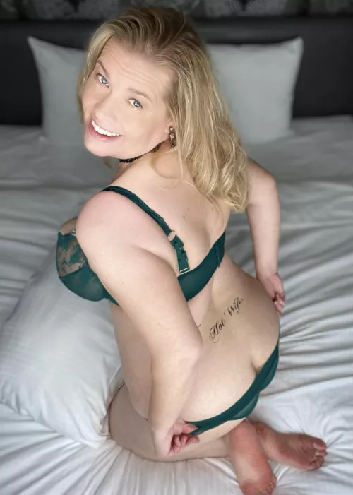 My curvy milf ass 💋