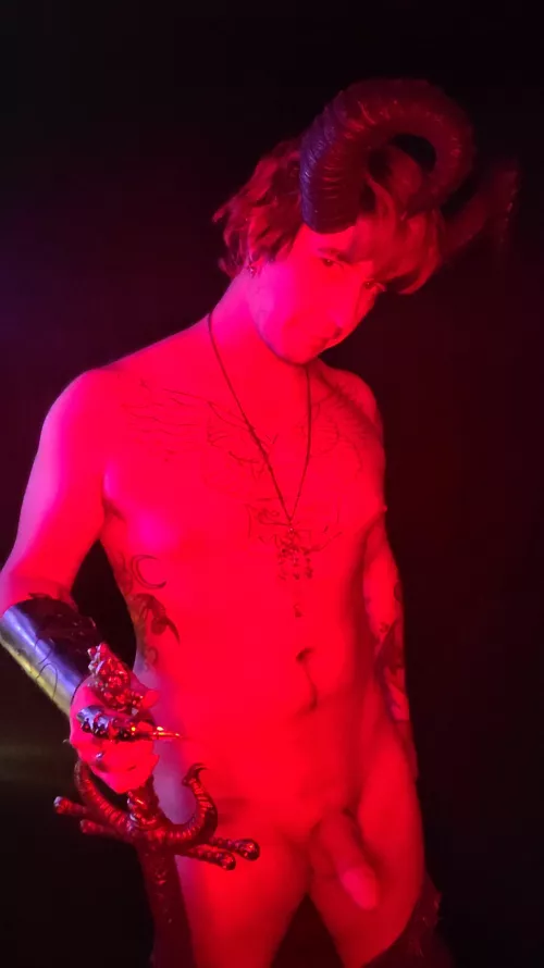 My demon cosplay for you to enjoy. 😈😈😈