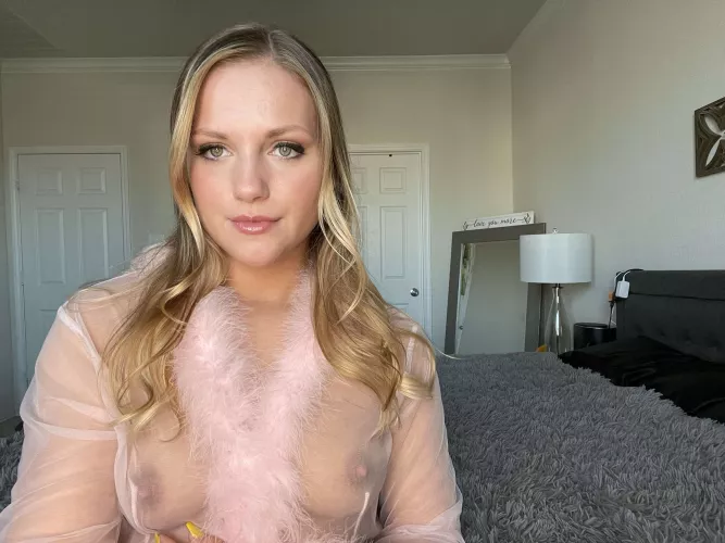 My eyes are up here 👀