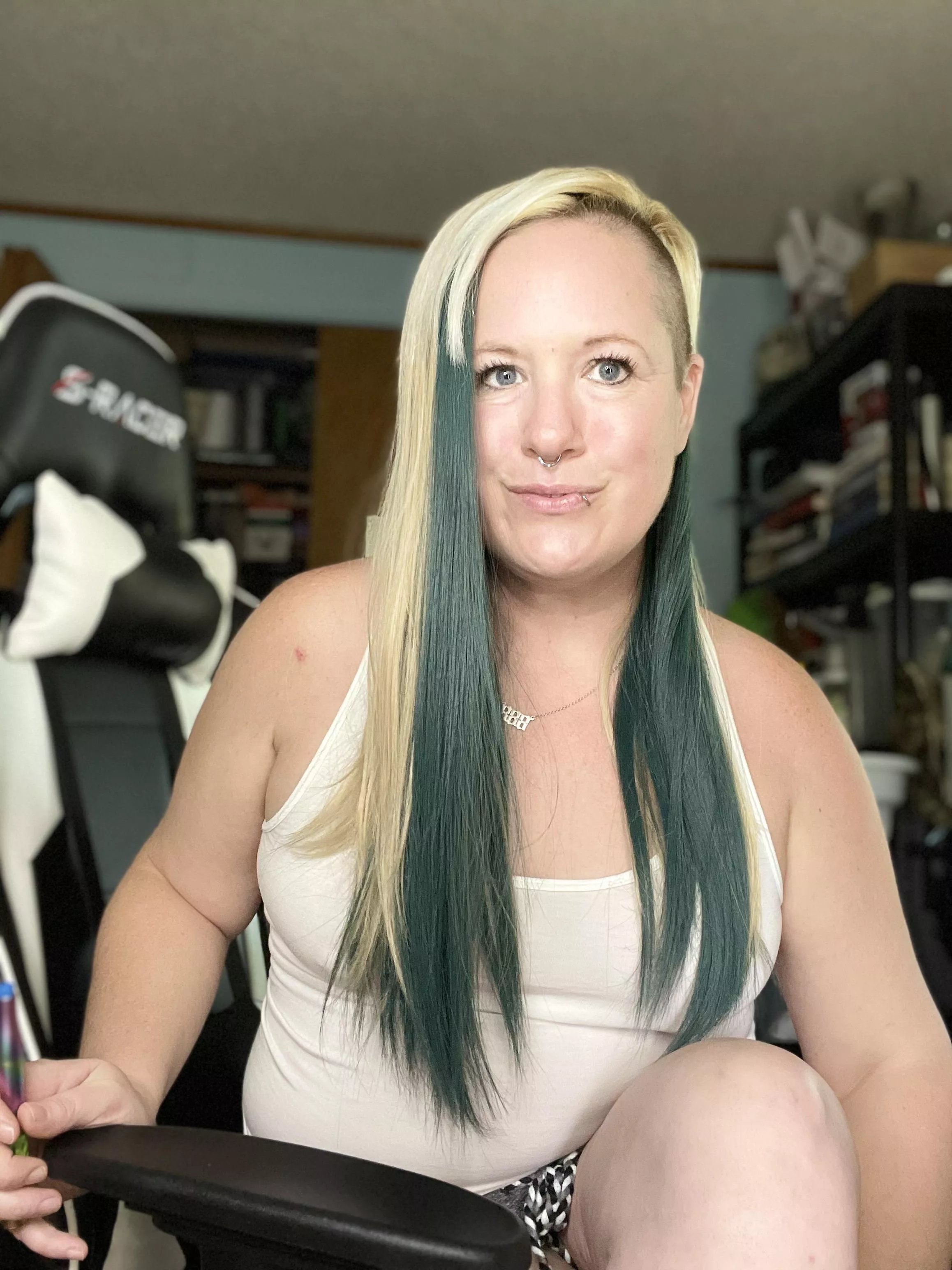My FAN CLUB just got a hot smoking and sexy cute chat vid! Still on sale for $5.55. Less per month if you get a bundle! My FAN CLUB just got a hot smoking and sexy cute chat vid! Still on sale for $5.55. Less per month if you get a bundle!