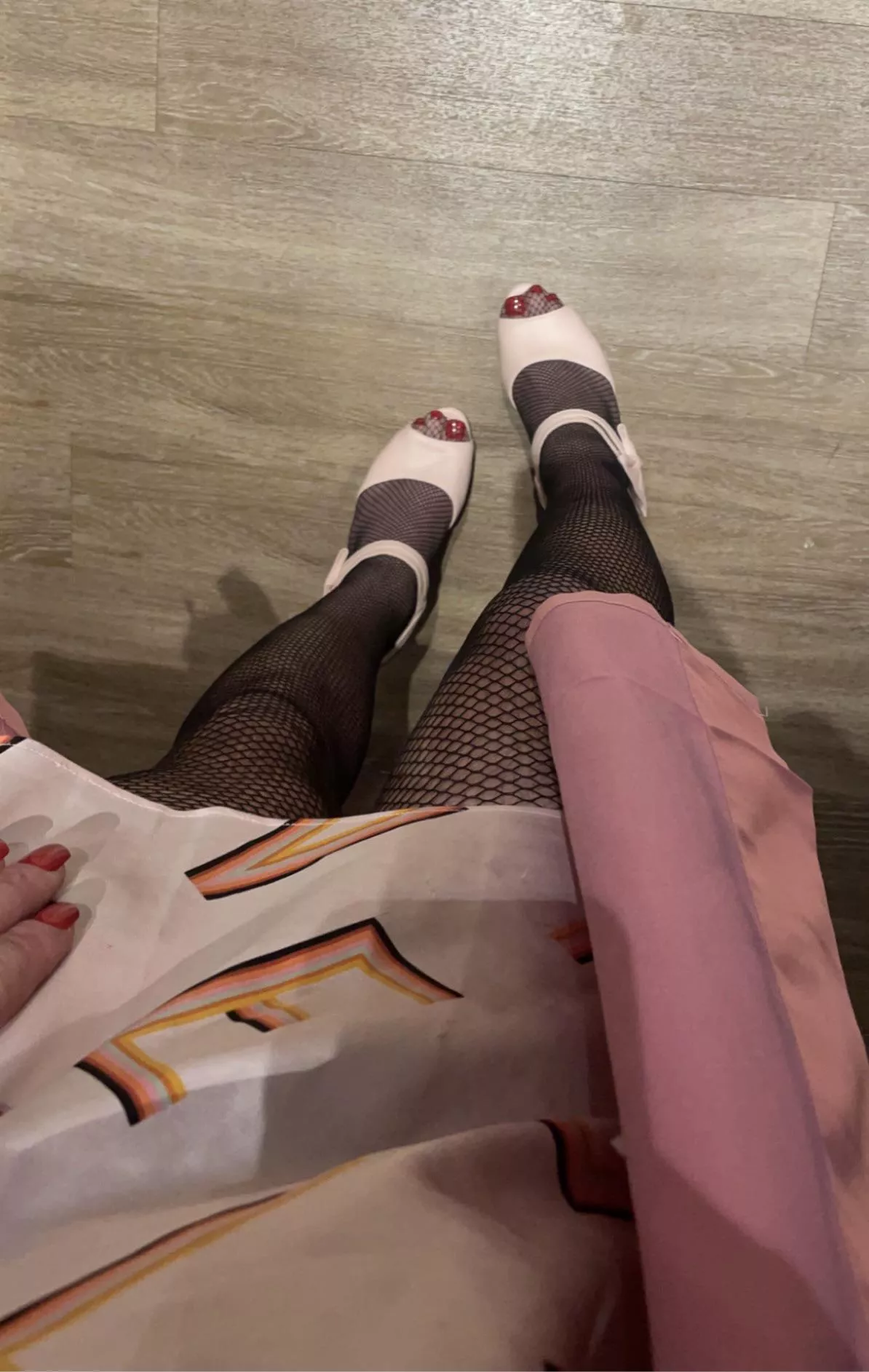 My fav thing about open toe heels: showing off a pretty pedicure!! 💅🏼👡 My fav thing about open toe heels: showing off a pretty pedicure!! 💅🏼👡