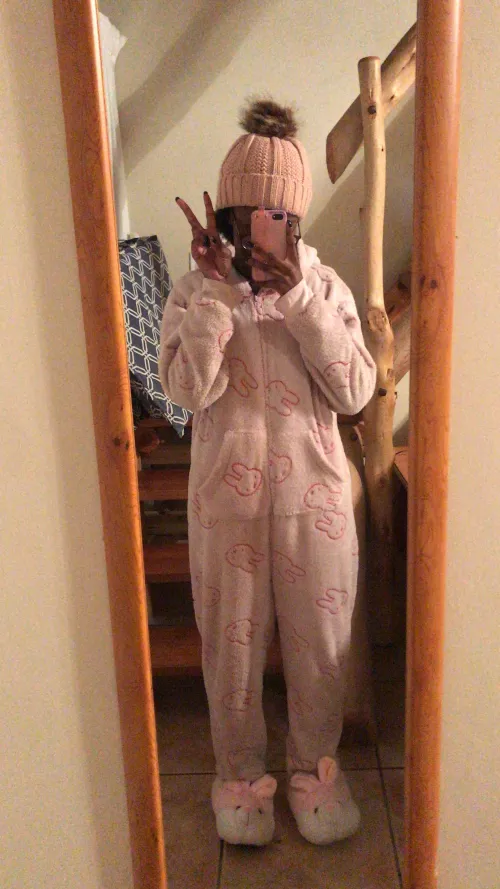 My favourite bedtime outfit. It’s getting sunny this side so I’ll be sad that I can’t wear this any longer☹️🦄✨