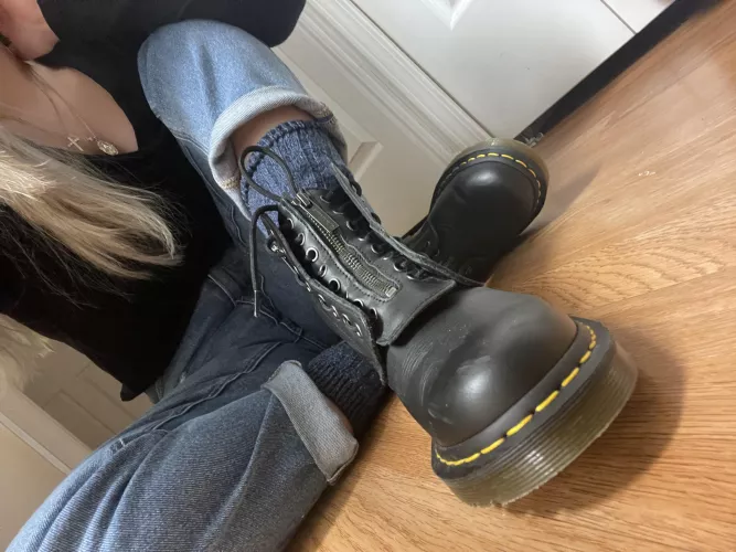 My feet are getting so sweaty in these boots 🥵