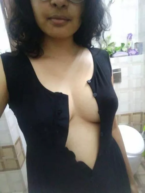 My first post here, F28 India. Do you like my glasses?