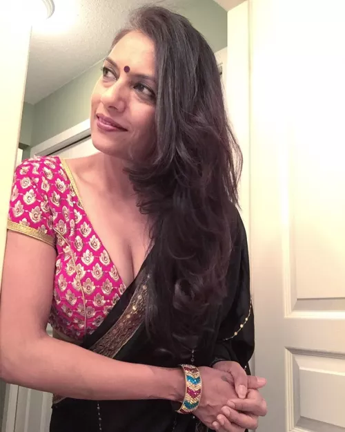My Indian mom Madhu Sneakpeak....dm me to cuck/bully/humiliate me