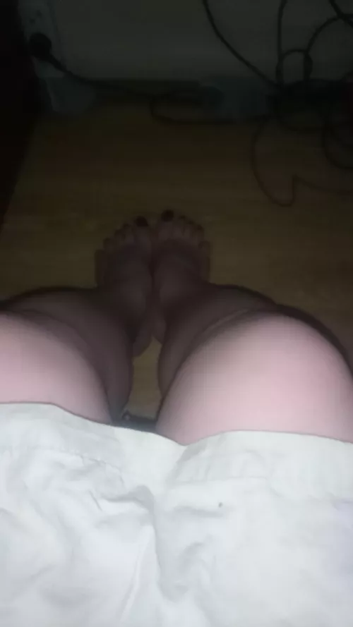 My legs now... can you push me further? I want to be whored more