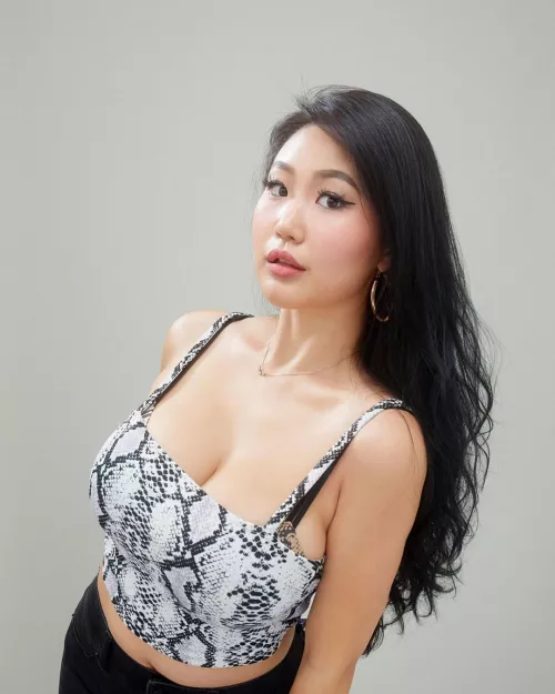 My mom is officially 33 years old 🥳🎂