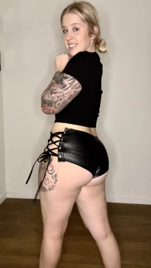 My thigh piece has been unfinished for years but I have no motivation to finish it 🤷🏼‍♀️