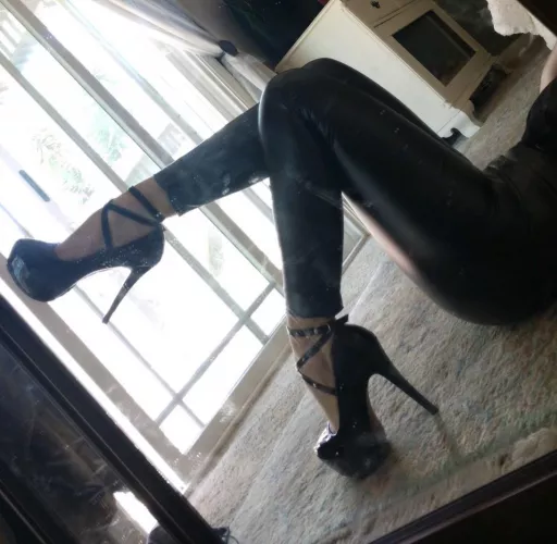 My Toy is out of town and I have no one to make me 💦