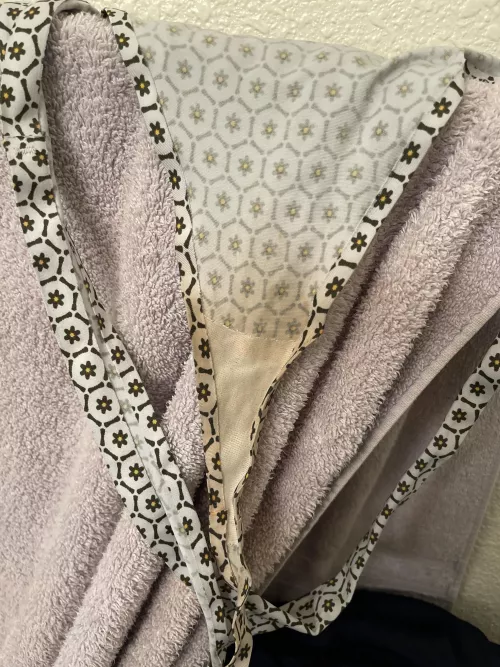 My wifes dirty panties seems she gets wet seeing guys at her work 🤔wonder whats she thinking