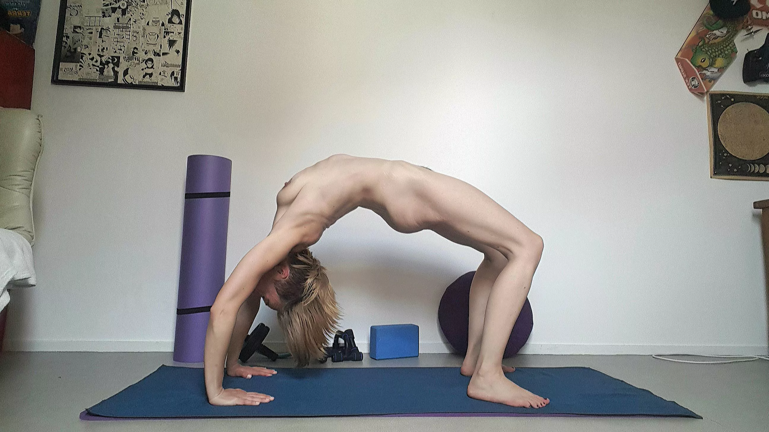 Naked yoga is the best kind of yoga 😉❤
