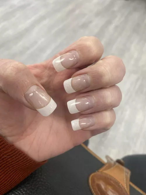 Need a new mani 😅