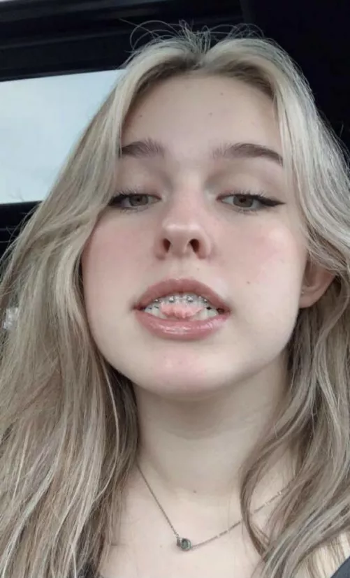 Need someone to trib my teen friends kik: carlessdude