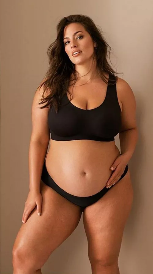 Never been in to thick or pregnant celebs before, but Ashley Graham is owning me!