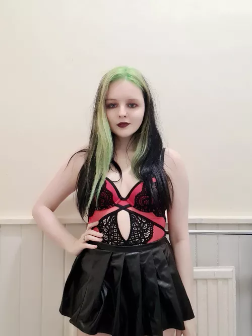 New, alt girl on the site. Hi