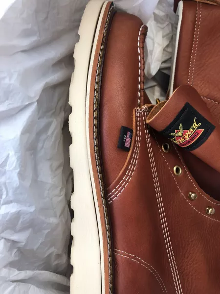 New Thorogood Moc Toe came in like this? Is this normal or should I return/exchange it?