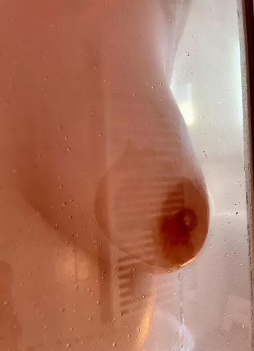 Nipple in the shower (F33)