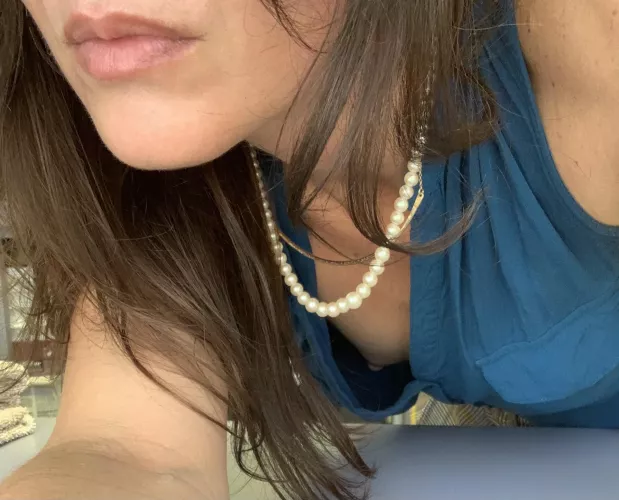 No filter AND no bra. Happy Titty Tuesday! 😘