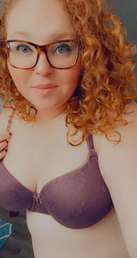 Not feeling well today butttt have a pretty bra on 😆