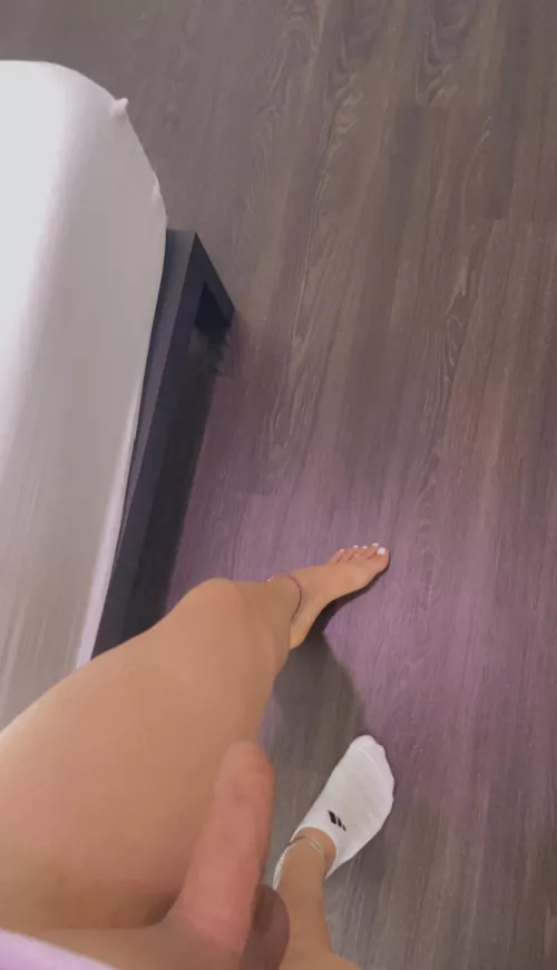[oc] Hii… I need my toes sucked or maybe if you want something else 🥺, you decide