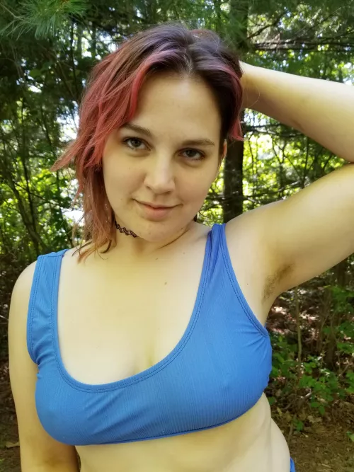 [OC] more of my delicious [F]25 wife on beach day. She smells best after a day of fun in the sun with no deodorant!