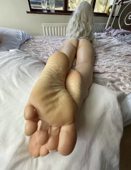 [oc] rub my feet 🥰