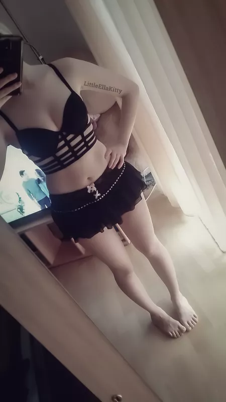 [OC][F] Love my new Outfit, what you say? 🙈💘