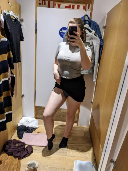 Oh gosh I know I said stop by any time but I wasn't expecting it to be so late! I was just about to change into my comfy clothes