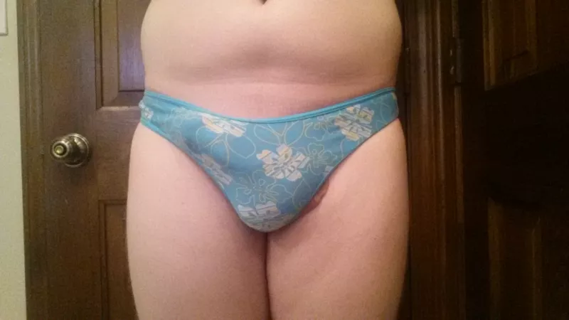 Old pic, stole a pair of my sisters 😝