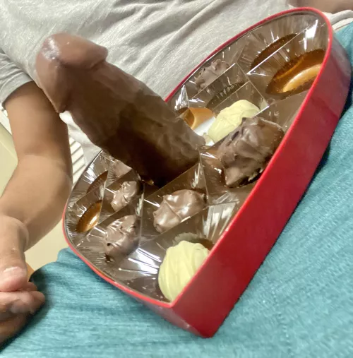 One of my fav cock pics, what do you say want some chocolate 😂