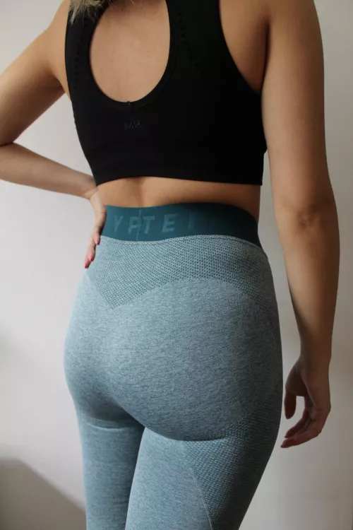 one of my favorite yoga pants 🥰