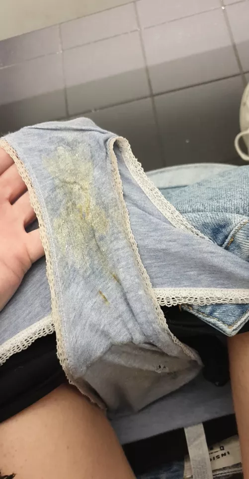 Only 4 days on these and still got 3 days to go, wonder how dirty they'll get 🤭