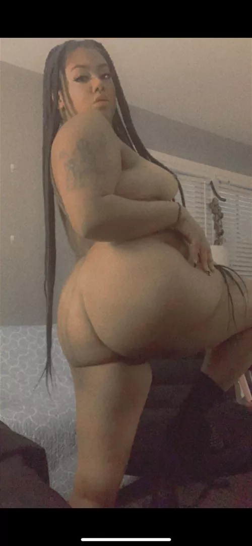 Only hit that arrow if you think you could handle me 👻: yummmmeeee