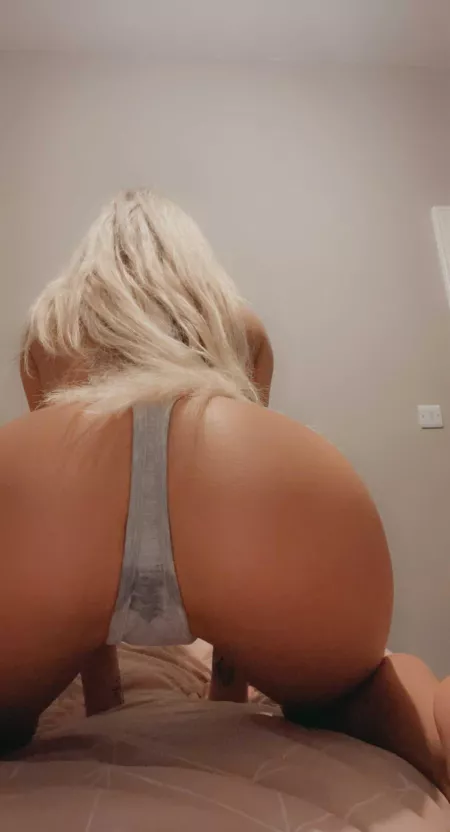 Oops, little wet patch 😜 [F]